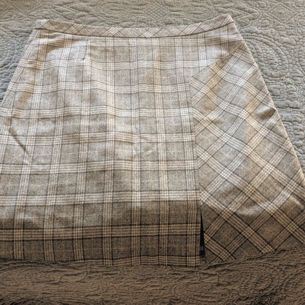 Brown & black Women's Banana Republic Skirt.